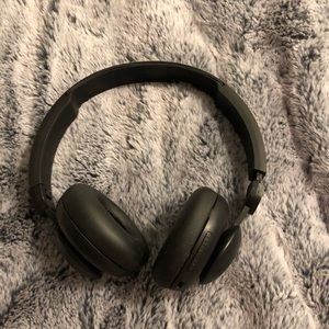 Black ONN headphones